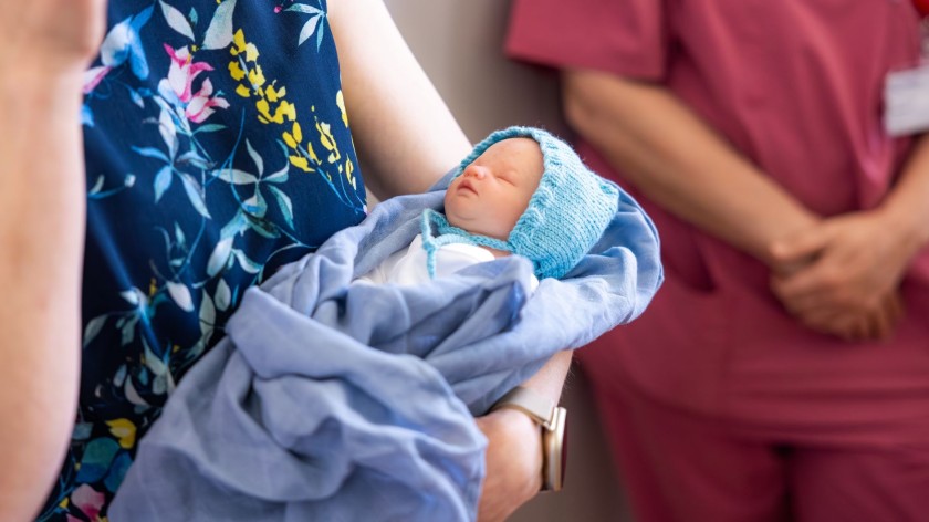 2026 05 26 Lewis Neonatologie Uebergabe Lewis Foto Bjoern Petersen