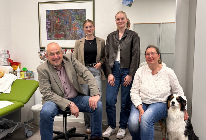 Gruppenfoto Spendenübergabe Entricon