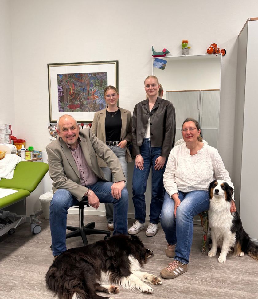 Gruppenfoto Spendenübergabe Entricon