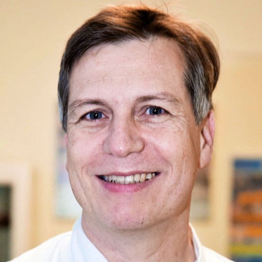 Oberarzt Hals-, Nasen- & Ohrenheilkunde, Leitender Abteilungsarzt Neurootologie Dr. Clemens Schmidt