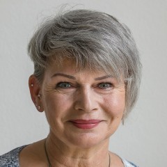  Frau Angela Sander