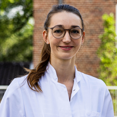 Dr. Monique Kiefer